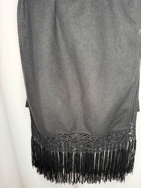Alpaca Camargo
Wrap with Hand crochet flowers